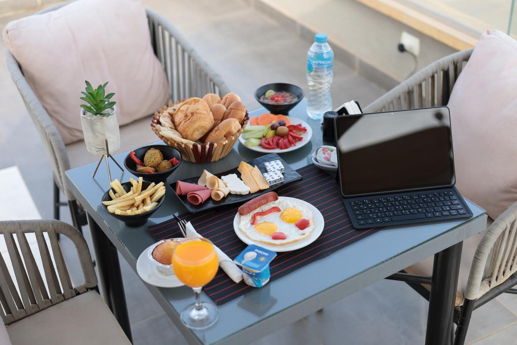 Golden Palm Sunrise Inn Kafrat al Jabal Экстерьер фото