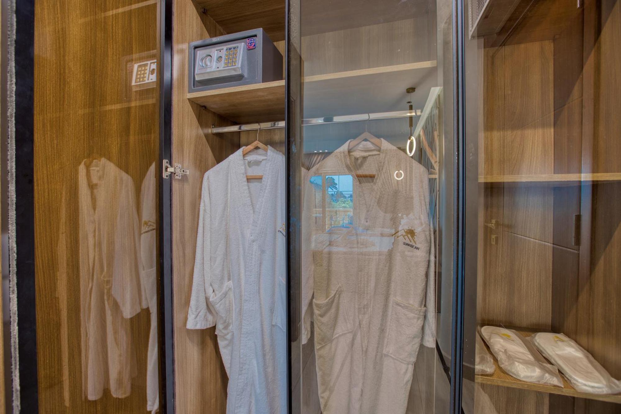 Golden Palm Sunrise Inn Kafrat al Jabal Экстерьер фото